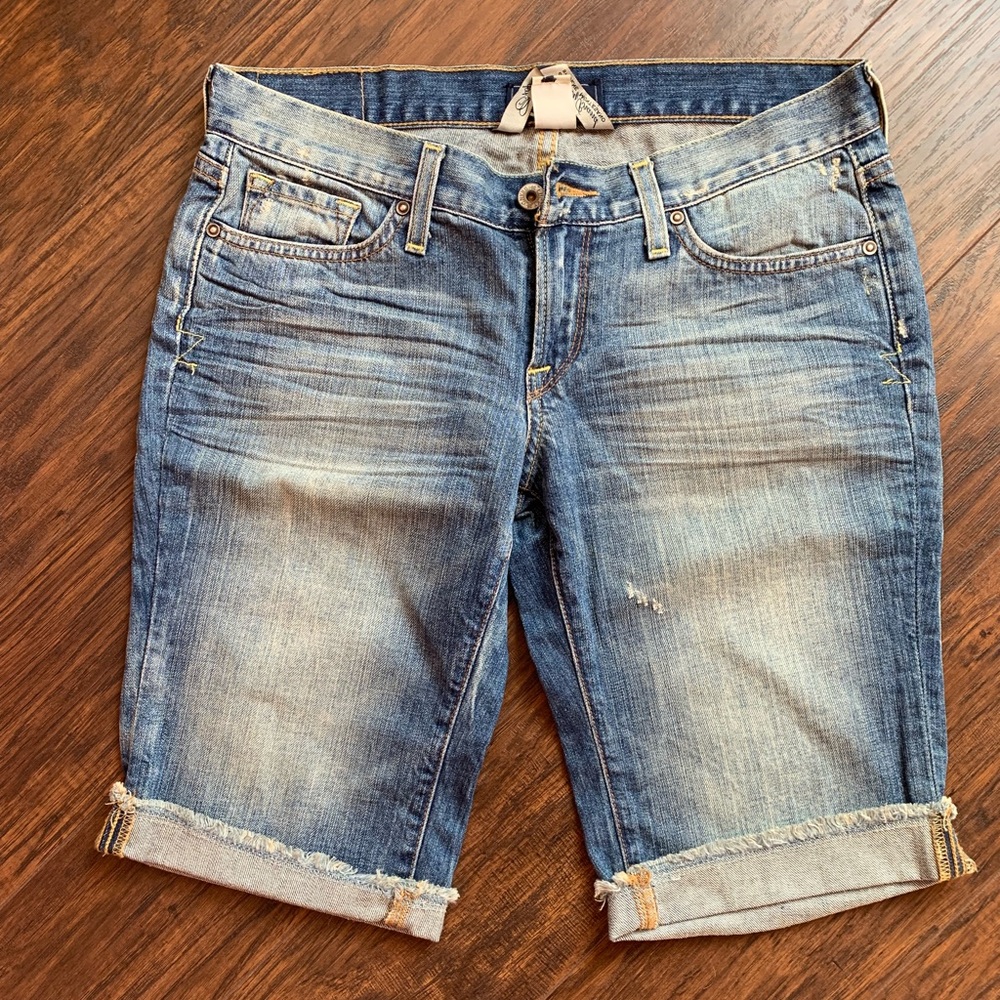 Lucky cropped shorts size 6 28 raw hem